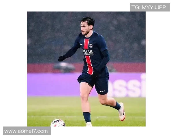 里昂逆袭马竞1-0胜利引发争议判罚全场沸腾