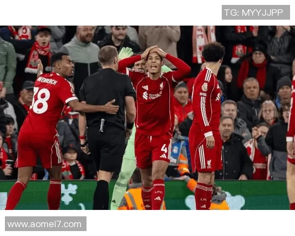 欧冠经典对决曼联逆转AC米兰帽子戏法引发争议判罚热议