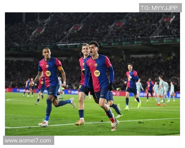 巴萨与曼联友谊赛激战成平局逆转瞬间点燃全场热情